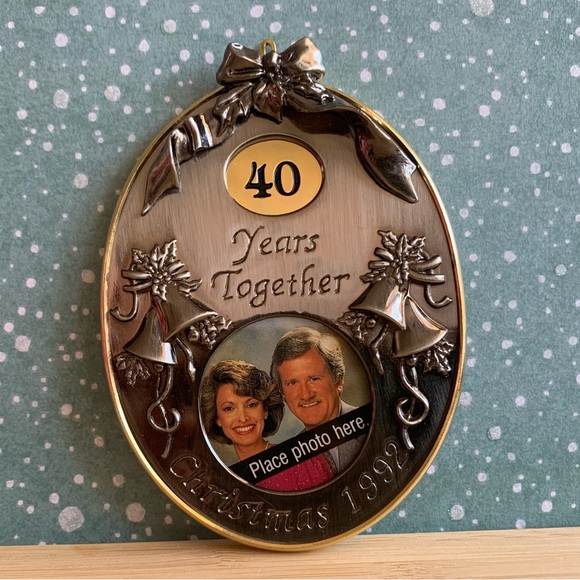 Hallmark Keepsake Ornament * Anniversary Year Photo Holder Ornament * 1992 - Picture 2 of 4